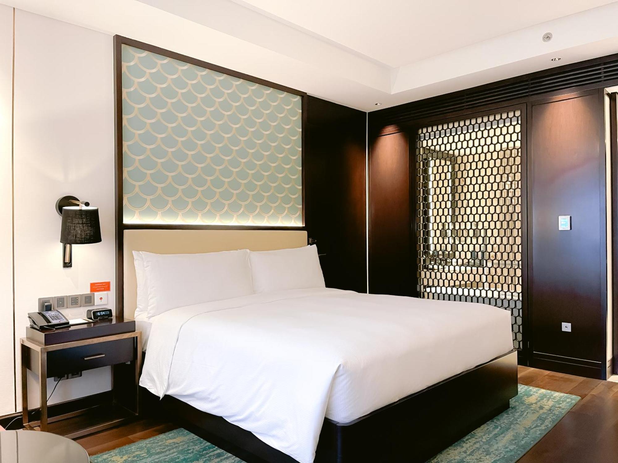 Hilton Hotel 5*
