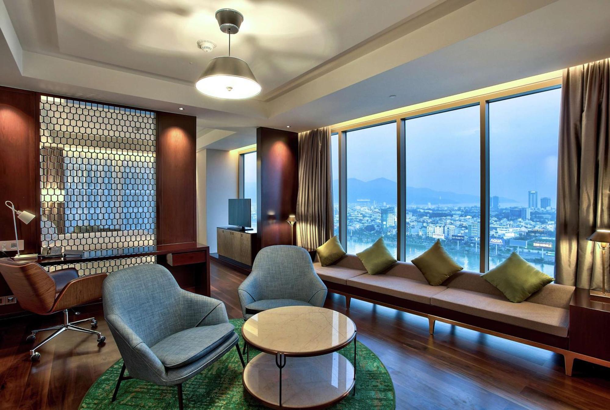 Hilton 5*